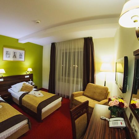 Hotel Pikul Puławy Exteriör bild