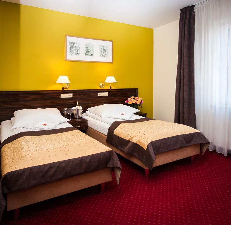 Hotel Pikul Puławy Exteriör bild