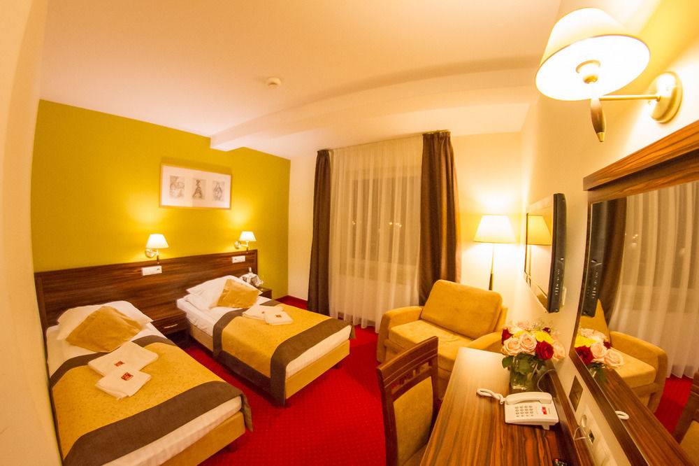 Hotel Pikul Puławy Exteriör bild