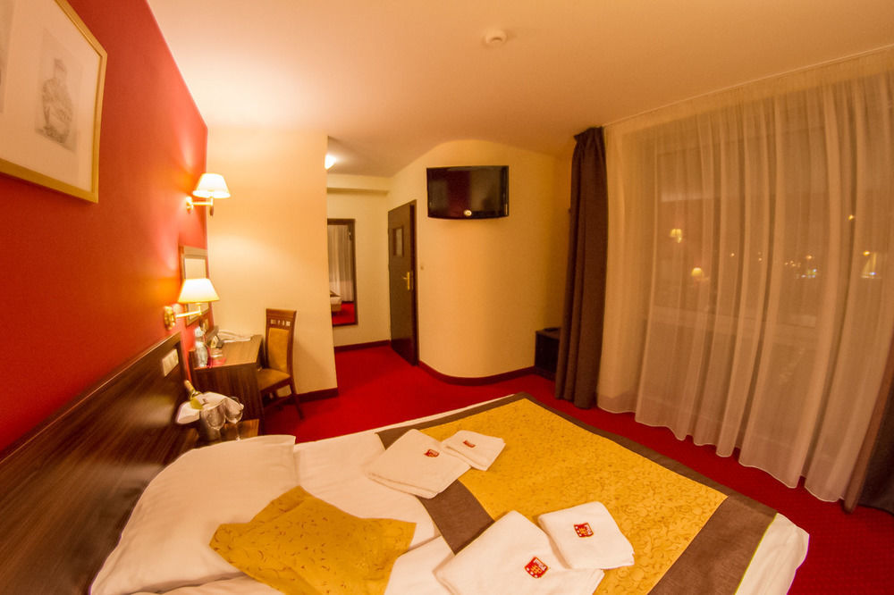 Hotel Pikul Puławy Exteriör bild