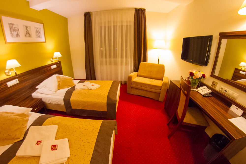 Hotel Pikul Puławy Exteriör bild