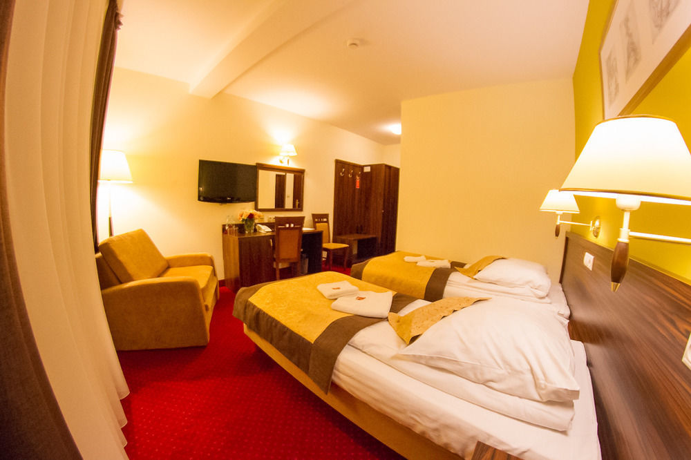 Hotel Pikul Puławy Exteriör bild