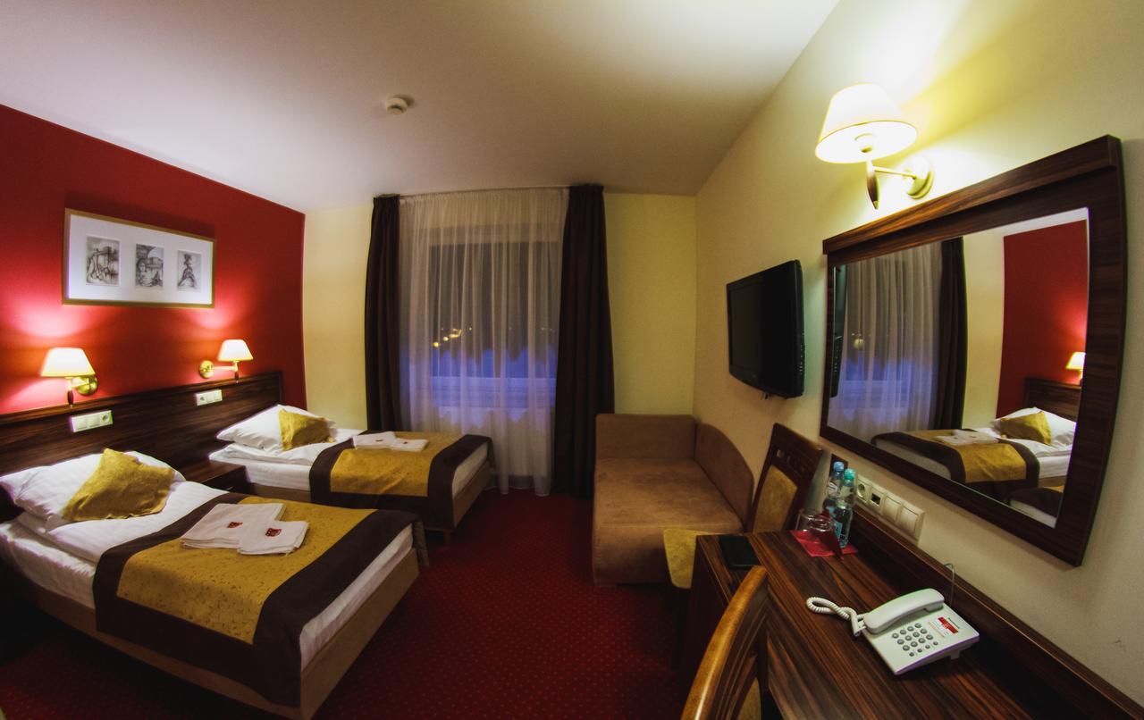 Hotel Pikul Puławy Exteriör bild
