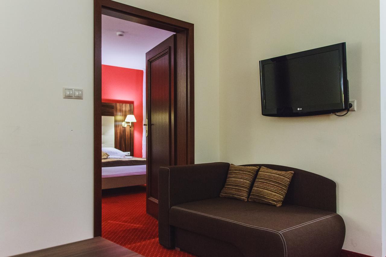 Hotel Pikul Puławy Exteriör bild