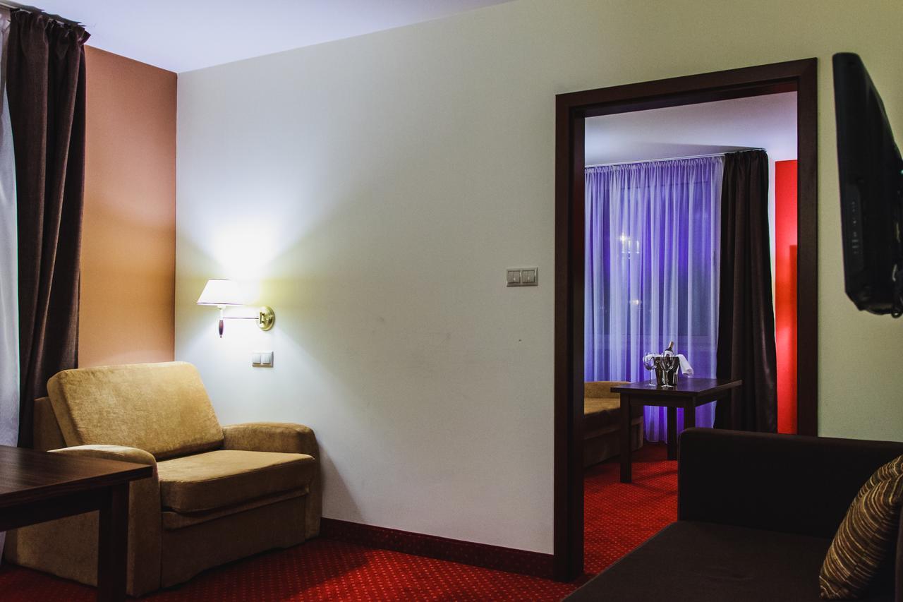 Hotel Pikul Puławy Exteriör bild