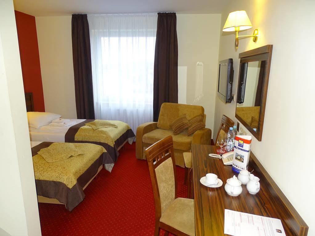 Hotel Pikul Puławy Exteriör bild